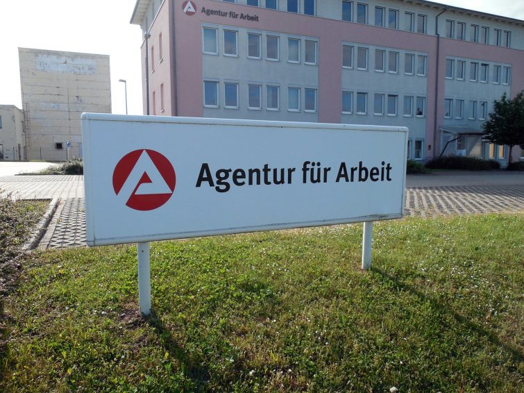employment-agency-771154_1280